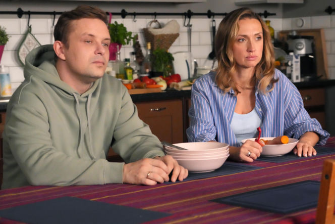 Barwy szczęścia, odcinek 3351: Asia (Anna Gzyra-Augustynowicz), Hubert (Marek Molak)