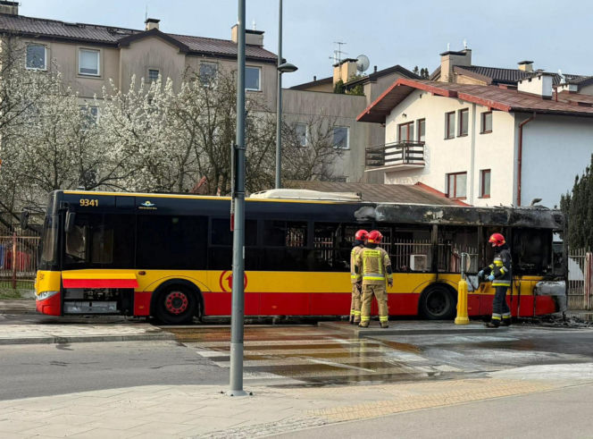 Pożar autobusu Miejskiego na Wawrze