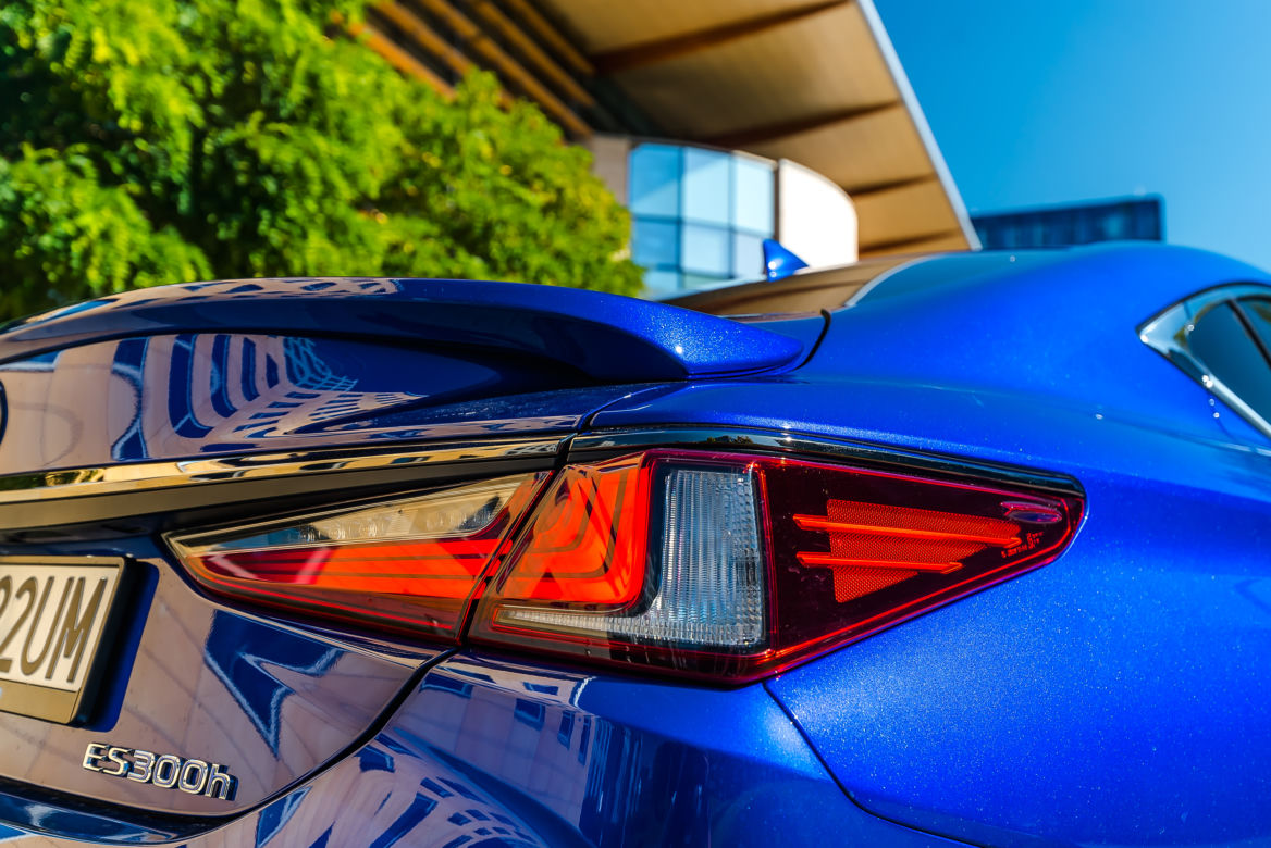 Lexus ES300h F Sport