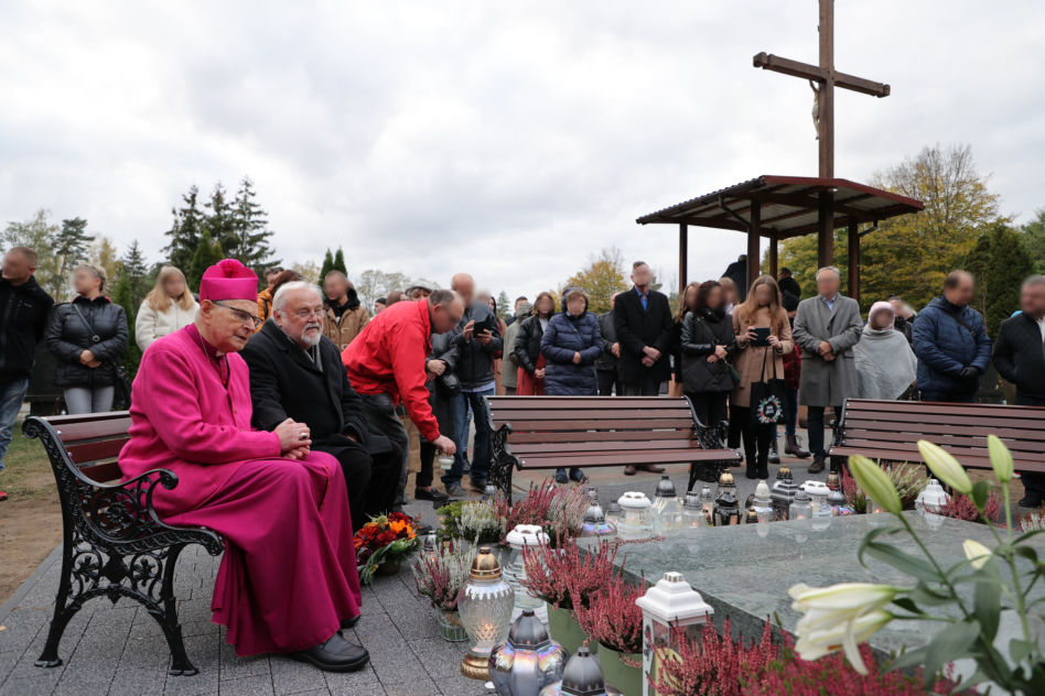 Poświęcenie nowego nagrobka Krzysztofa Krawczyka