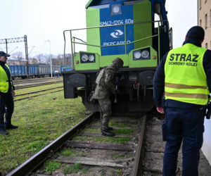 Wojsko patroluje dworzec w Koszalinie