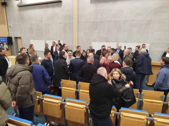 Protest rolników na spotkaniu z ministrem rolnictwa na Uniwersytecie w Siedlcach