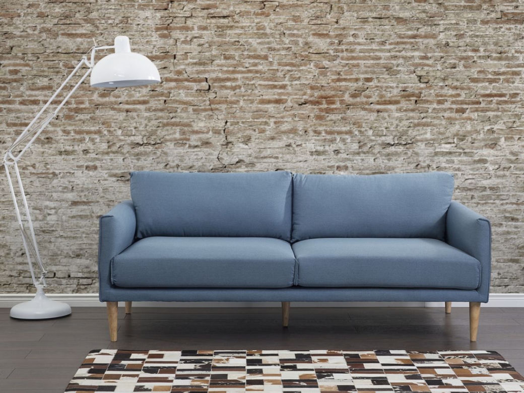 Niebieska sofa
