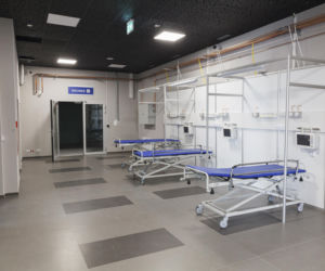 Szpital tymczasowy we Wrocławiu zaczyna przyjmować pierwszych pacjentów