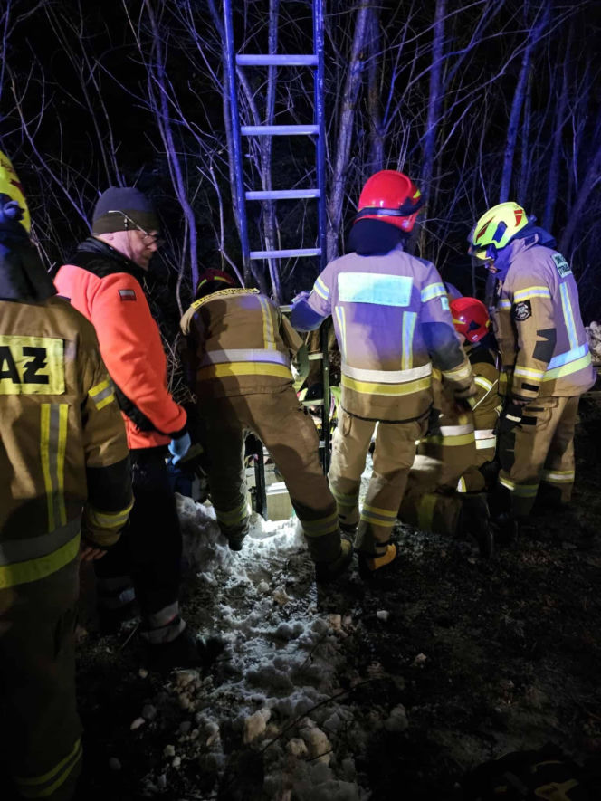 Dramatyczna akcja w Myślenicach. 7-latek wpadł do głębokiej studni