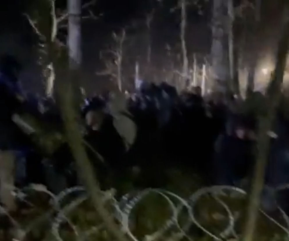 Dubicze Cerkiewne. Grupa 200 migrantów przedarła się do Polski. Pięć osób zostało rannych 