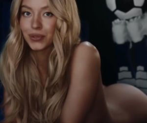 Rozebrana Sydney Sweeney w sportowej reklamie