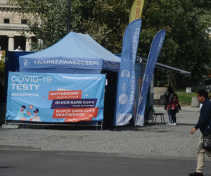 Pod Pałacem szczepią non stop. Można się zgłosić codziennie i bez kolejki