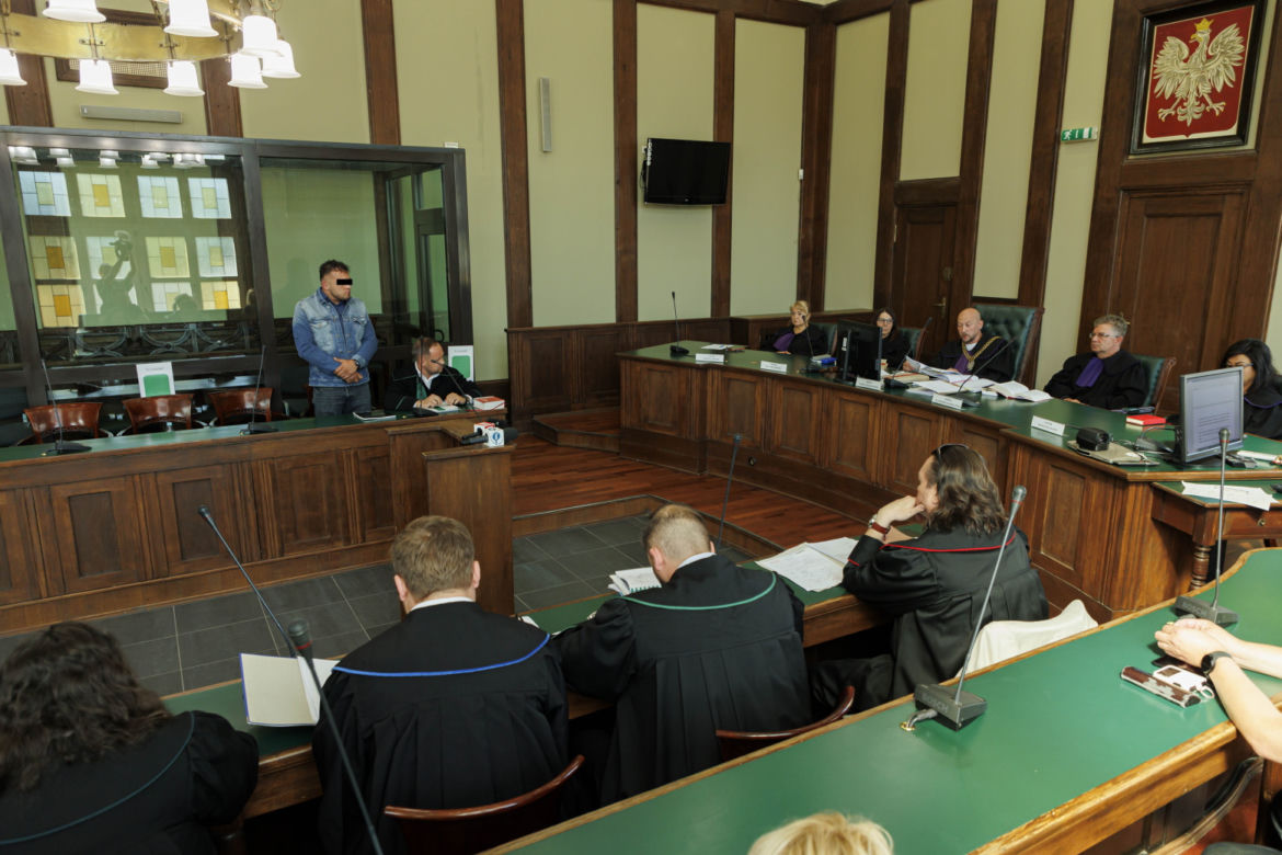 Tomasz zginął od ciosów naćpanego ochroniarza. Ruszył proces w Jeleniej Górze