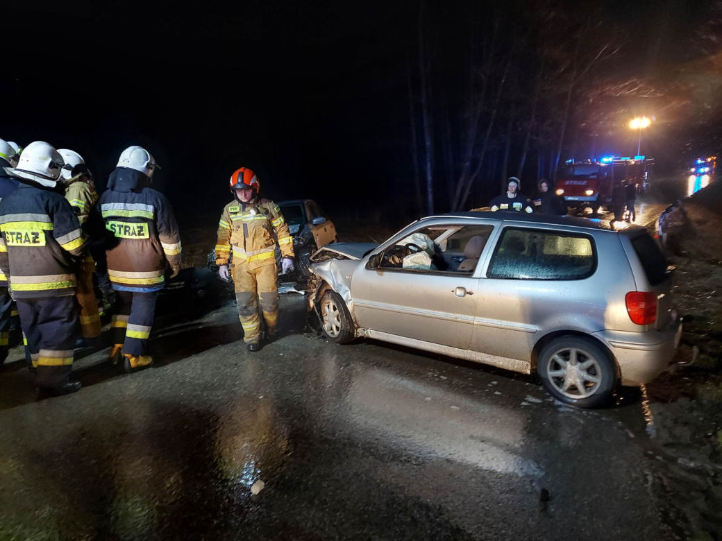 Groźny wypadek w Rudzie! Są osoby poszkodowane, droga jest zablokowana