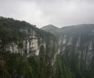 Ekstremalne przeżycia na szlaku China Tianmen Skywalk w Chinach