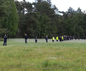 Ponad sto osób w akcji, policyjny śmigłowiec i dron. Poszukiwaną 27-latkę odnaleziono na... Śląsku