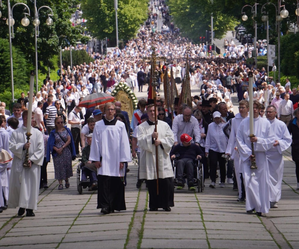 Abp Depo na Jasnej Górze: albo wybiera się życie z Bogiem, albo wszystko się zatraca 