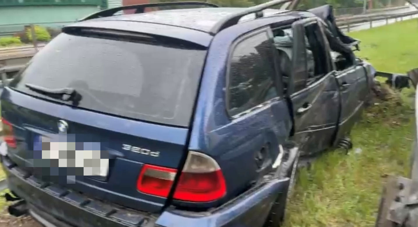 Trójka rannych po wypadku na Wale Miedzeszyńskim. „Popisywał się, próbował driftować”