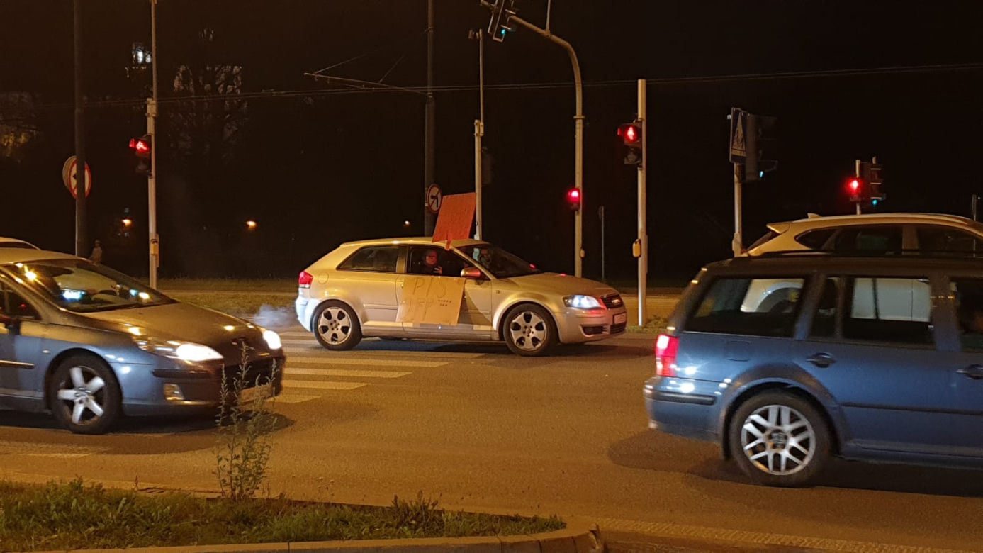 W strajku samochodowym wzięło udział około 80 aut