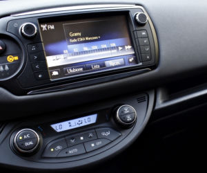 Toyota Yaris Hybrid lifting 2014