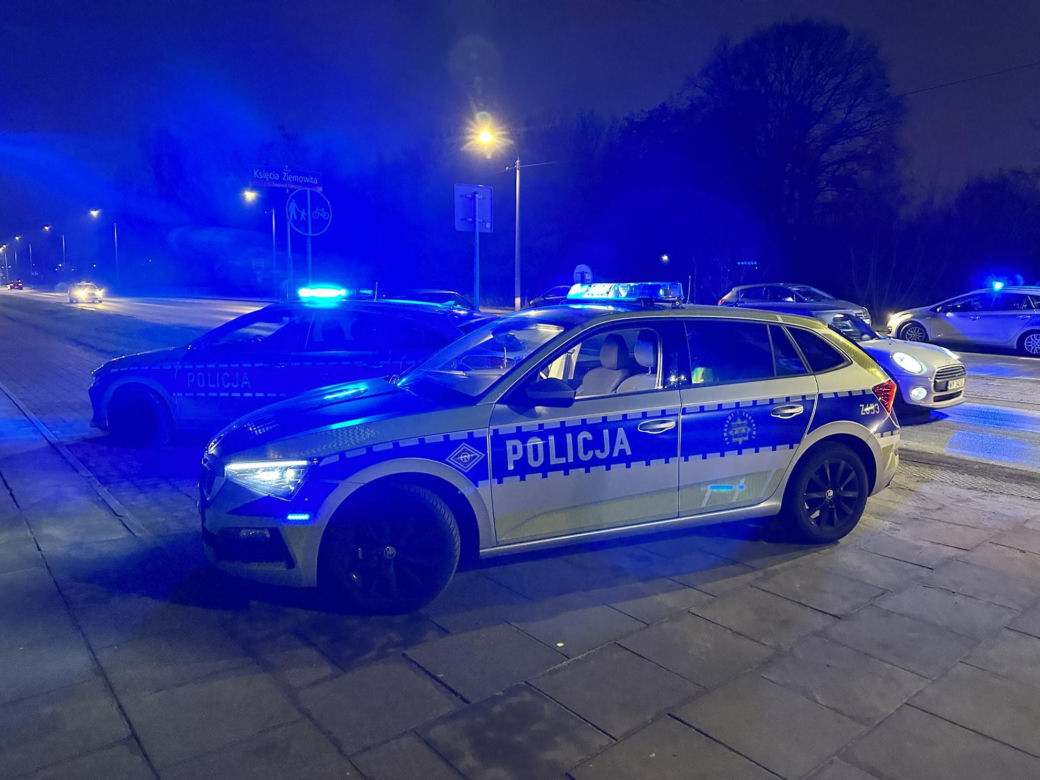 Pościg na Targówku. Na widok policji zaczęli uciekać. Padły strzały