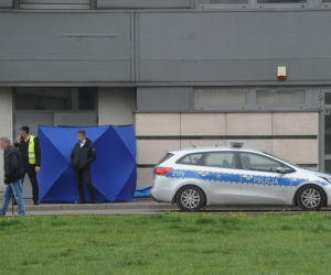  Zwłoki mężczyzny pod galerią handlową na Pradze-Południe