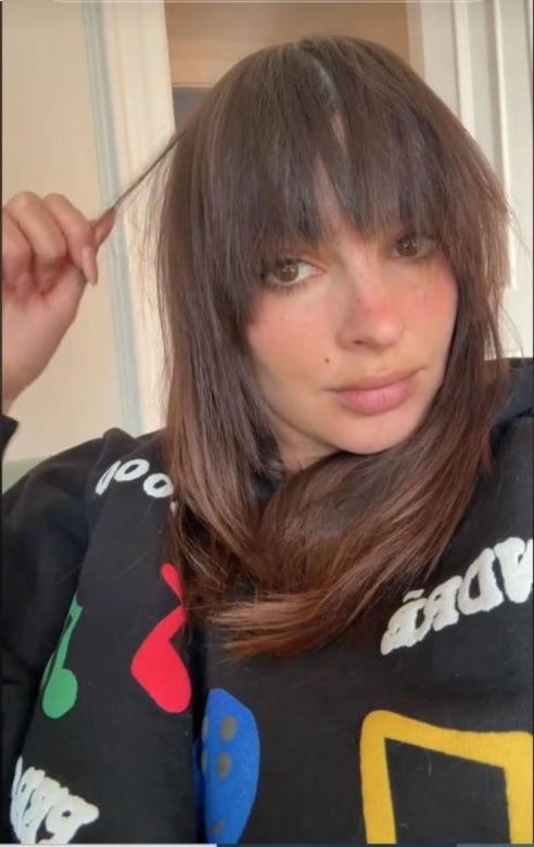 Emily Ratajkowski pokazała efekt metamorfozy. "Mam najgorszą fryzurę w moim życiu" 
