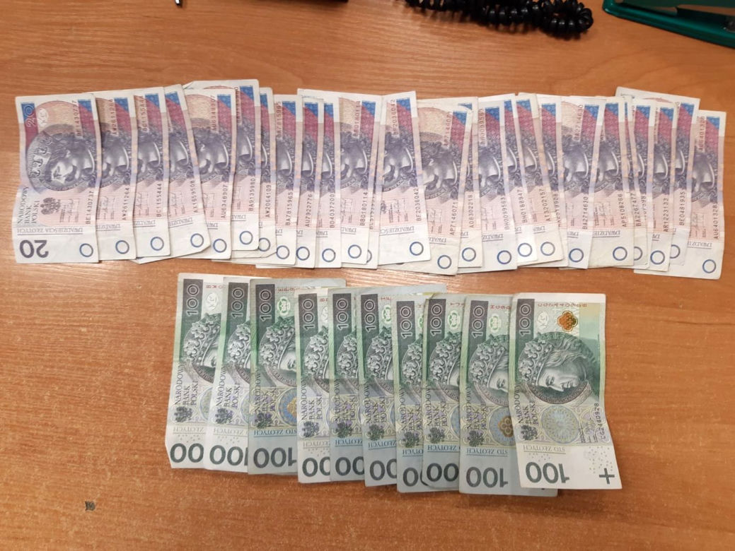 Oszust i jego pomocnik zatrzymani