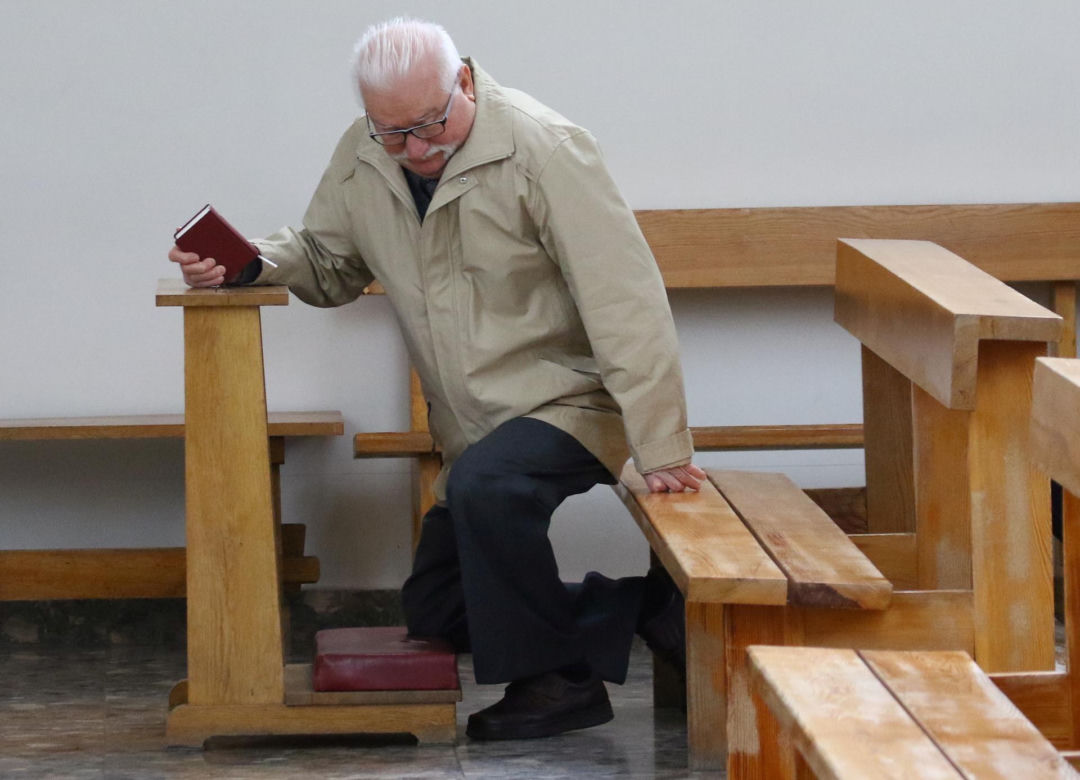 Lech Wałęsa na niedzielnej mszy