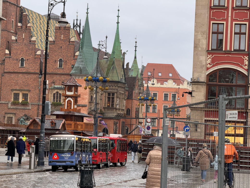 Trwają przygotowania do Jarmarku Bożonarodzeniowego 2024 we Wrocławiu