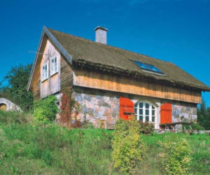 Dom kryty strzechą