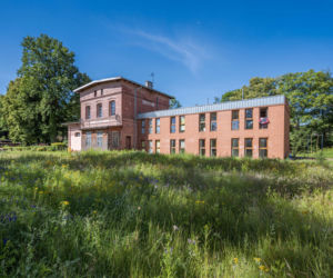 Mieszkania w budynku dworca w Lubomierzu