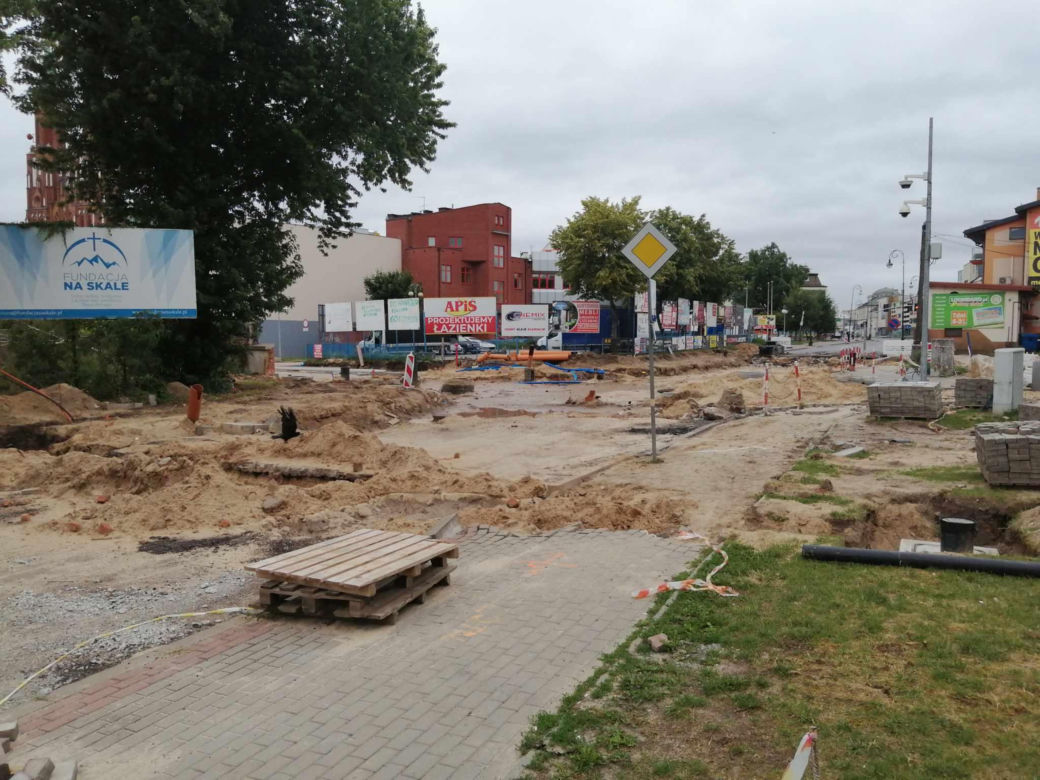 Utrudnienia w rejonie Wojskowej i Cmentarnej mają trwać do końca wakacji