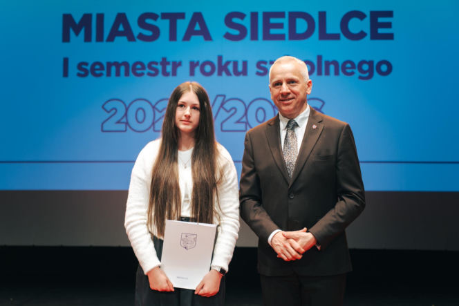 Najzdolniejsi uczniowie odebrali stypendia Prezydenta Miasta Siedlce