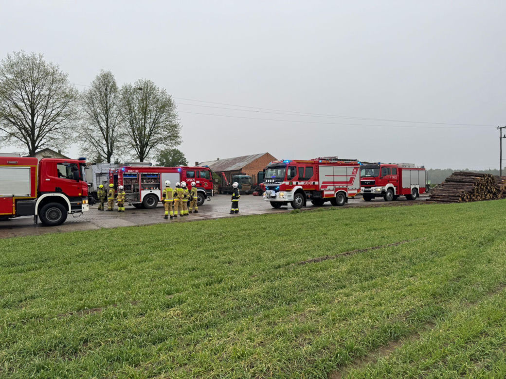 Gigantyczny pożar w Wielkopolsce! Płonie magazyn energii, ewakuowano 65 osób