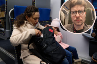 Dziecko (dosłownie) wchodziło mamie na głowę. Będziesz w szoku, gdy dowiesz się, co zrobiła pasażerka