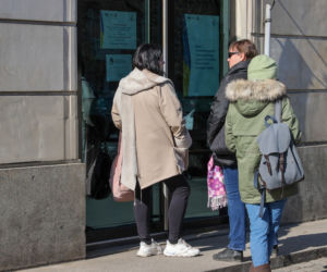  Kolejki pod urzędem pracy dla uchodźców. Chętnych przybywa, ofert coraz mniej