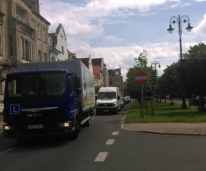 Aleje Mickiewicza wyłączone z ruchu. Trwa usuwanie skutków burzy