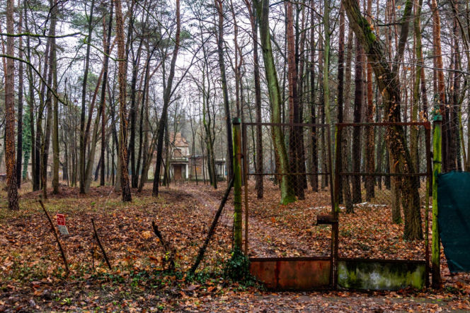 Opuszczona willa w Konstancinie