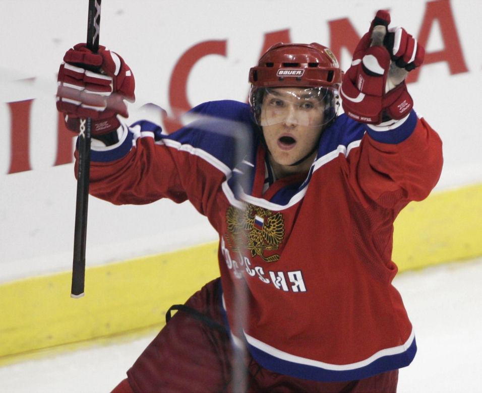 Alexander Ovechkin został najlepszym strzelcem w historii NHL. Potrzebujemy galerię zdjęć z celebracji, która miała miejsce w USA