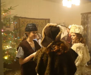 Stulecie Winnych 4 sezon. Ewa (Sonia Mietielica), Kasia (Weronika Humaj)