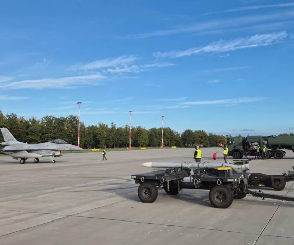 Błyskawiczne uzbrajanie polskich F-16. Procedura HOT ICT w akcji