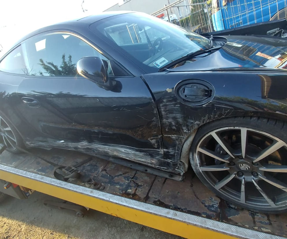 Miał umyć porsche klientowi, zamiast tego je ukradł i rozbił. Teraz samochody będzie oglądać na plakatach w celi
