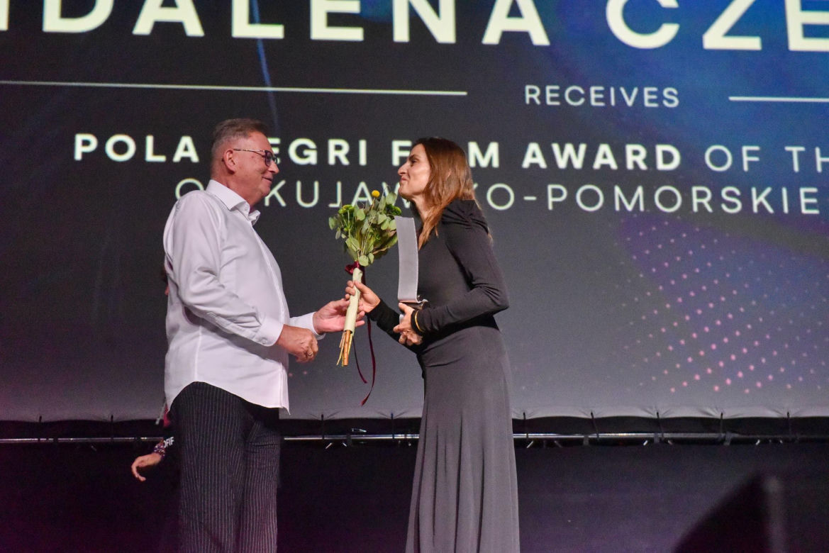 Gala Otwarcia 24. MFF BellaTOFIFEST w Toruniu. Elegancja i zachwycające kreacje gwiazd w CKK Jordanki