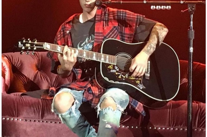 Justin Bieber zagrał przebój starszego kolegi. Posłuchaj akustycznej wersji Cry Me A River!