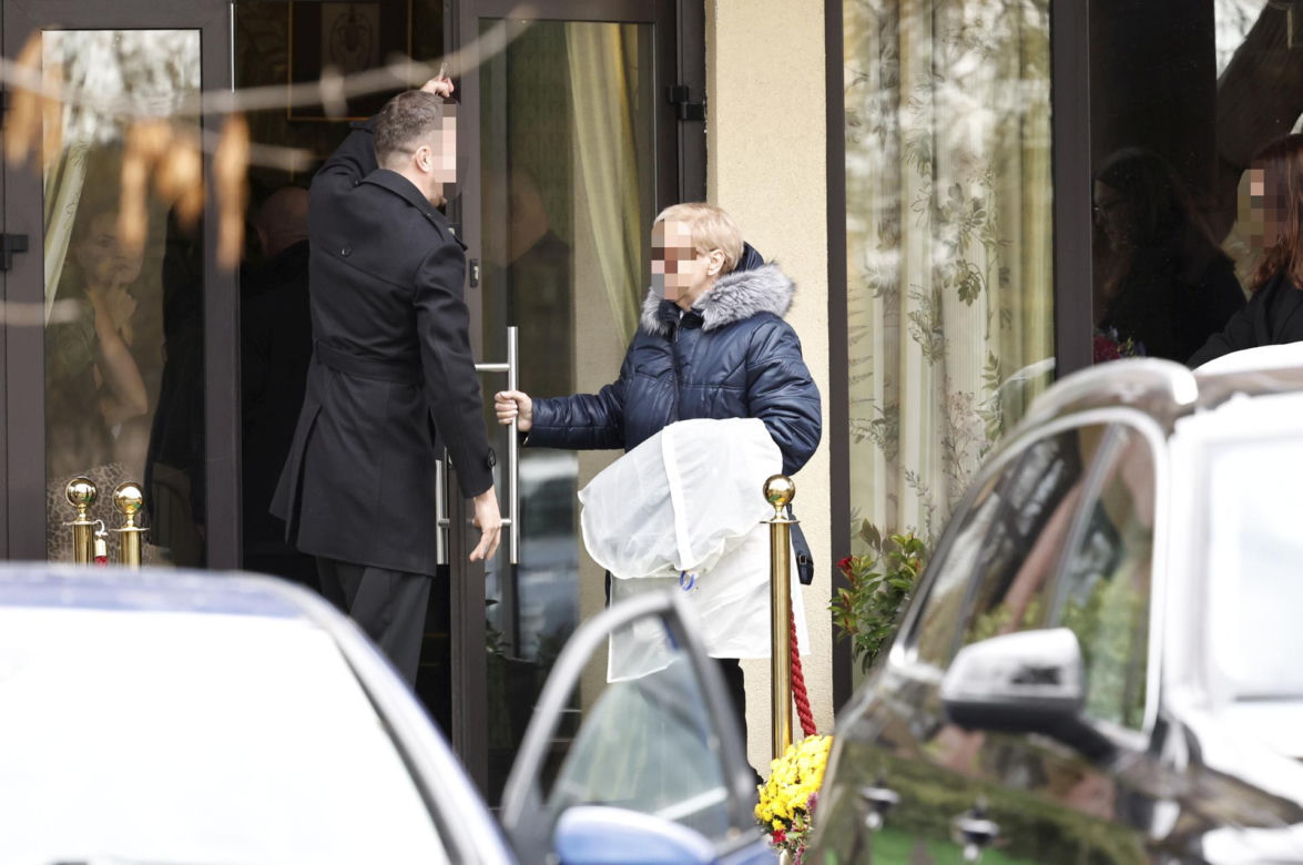 Tłumy gości na ślubie Katarzyny Cichopek i Macieja Kurzajewskiego. Wiemy, kto się pojawił