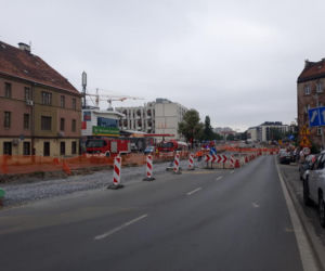 Pożar w centrum Wrocławia. Koparka uszkodziła gazociąg