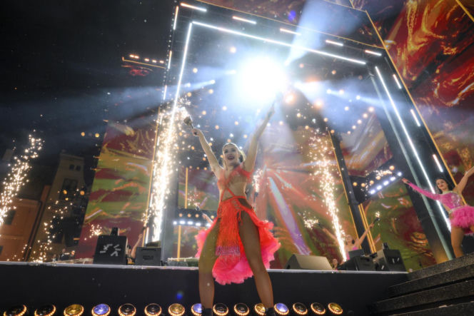 Sylwestrowa Moc Przebojów 2025/26 w Toruniu: Zdjęcia z imprezy Polsatu. Uczestnicy, artyści i starówka