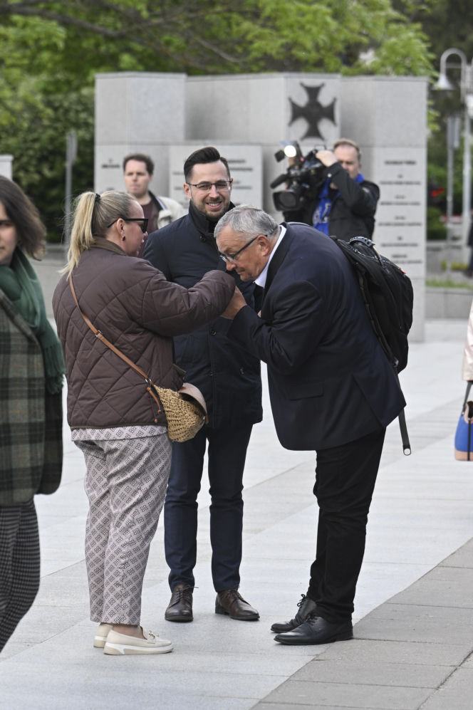 Politycy PiS jadą na wyjazdowe posiedzenie klubu