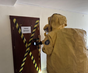 Potężne manewry strażaków na Pomorzu. Do akcji weszły psy ratownicze i policyjni antyterroryści