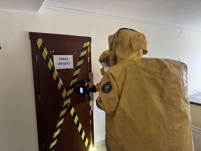 Potężne manewry strażaków na Pomorzu. Do akcji weszły psy ratownicze i policyjni antyterroryści