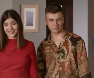 Barwy szczęścia odc. 2276 po wakacjach 2020. Patryk (Konrad Skolimowski), Agata (Natalia Zambrzycka)