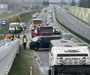 Zderzenie busa z autobusem dzisiaj rano. Nie żyje kobieta