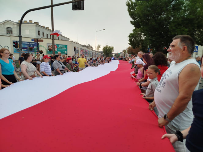 „Cześć i chwała bohaterom!”. Siedlczanie spotkali się w centrum miasta, by uczcić 82. rocznicę wybuchu Powstania Warszawskiego